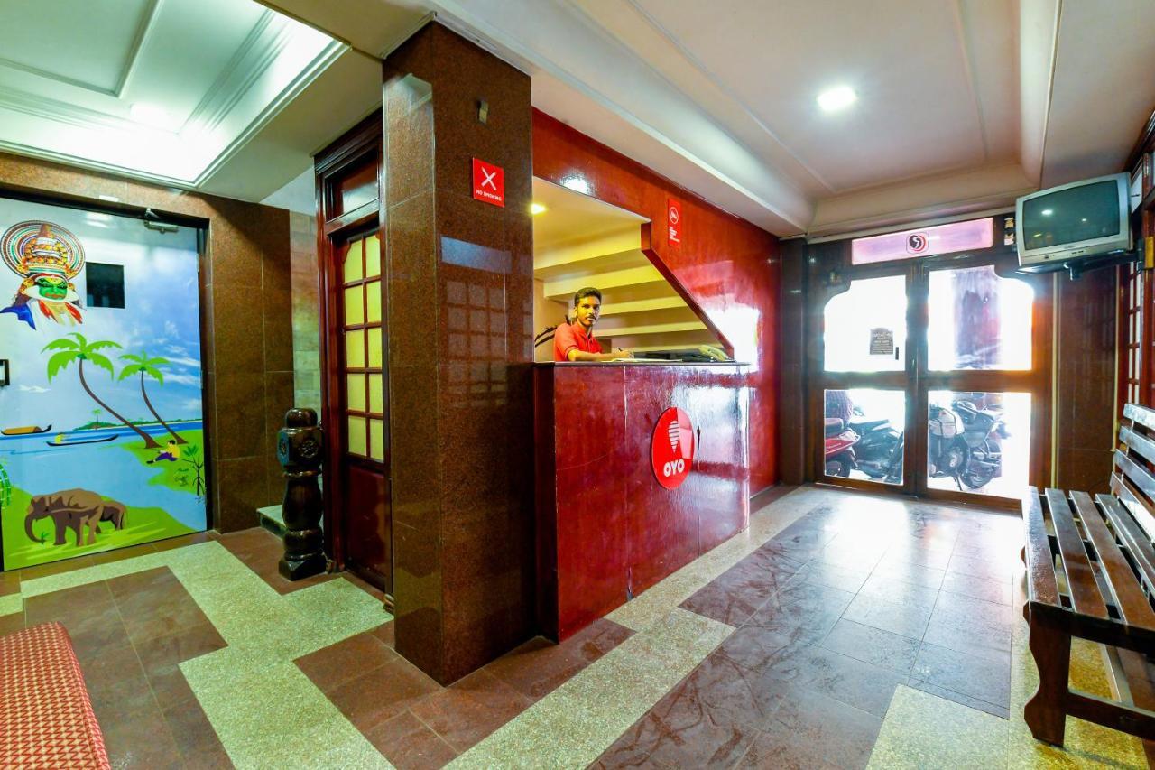 Oyo 11328 Hotel Chandrika Residency Kochi ภายนอก รูปภาพ