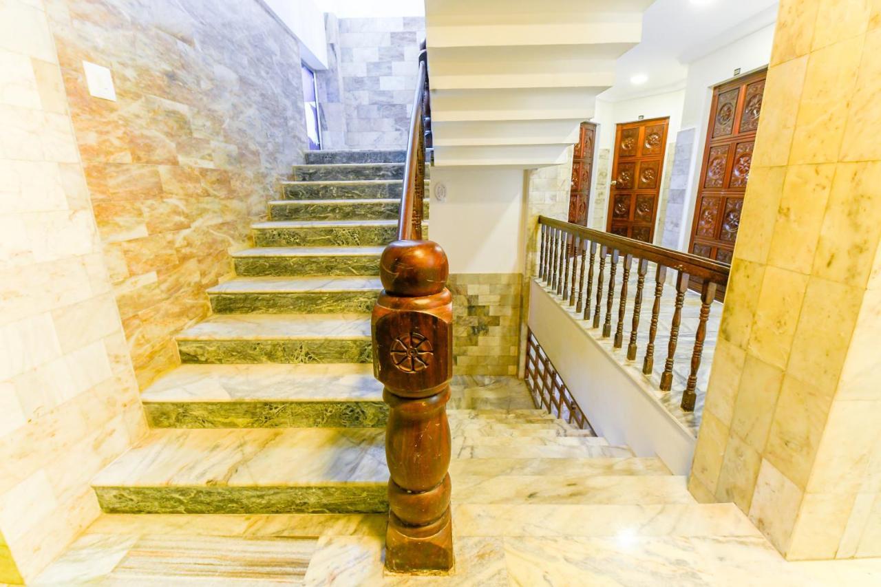 Oyo 11328 Hotel Chandrika Residency Kochi ภายนอก รูปภาพ