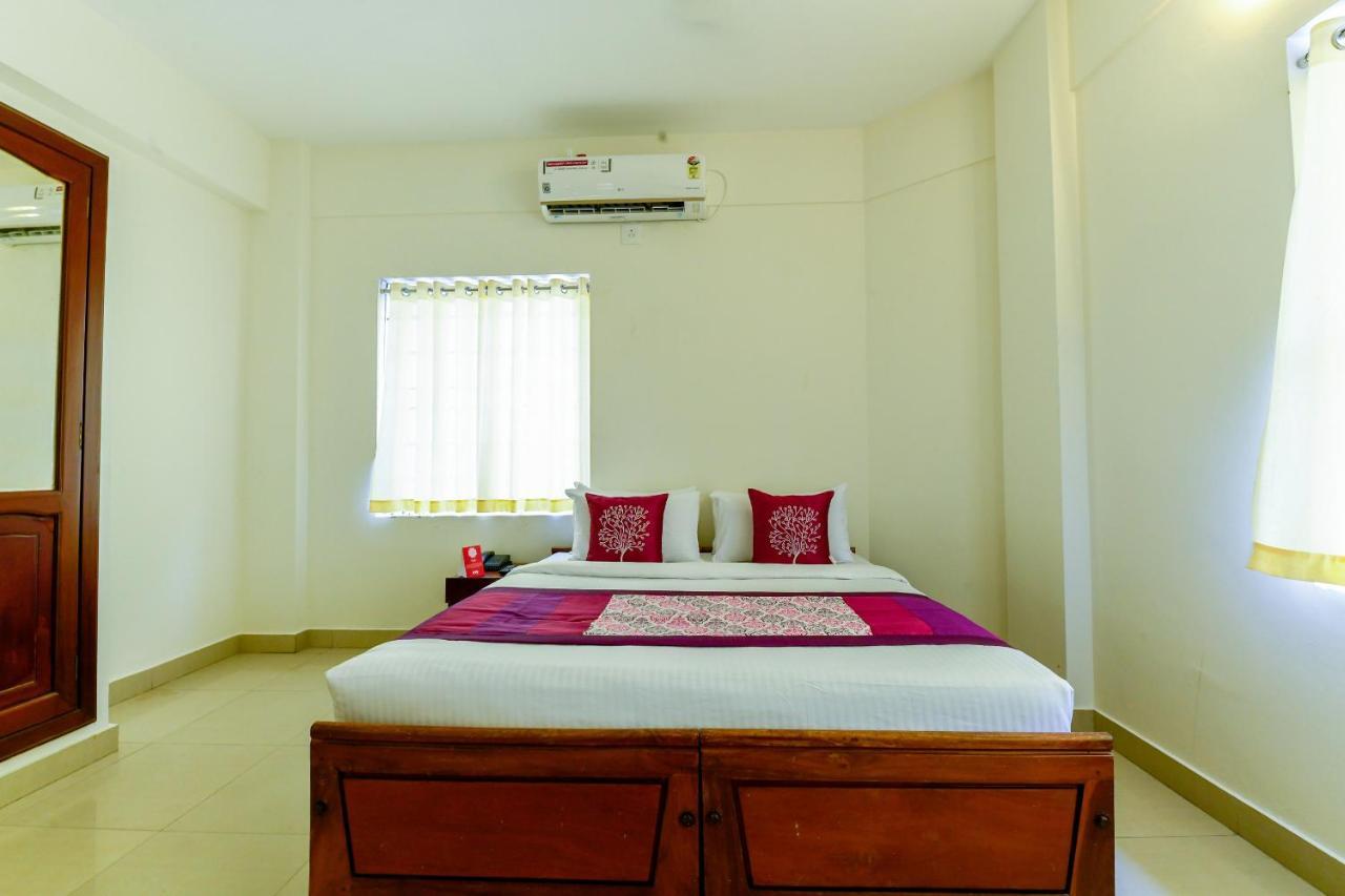 Oyo 11328 Hotel Chandrika Residency Kochi ภายนอก รูปภาพ