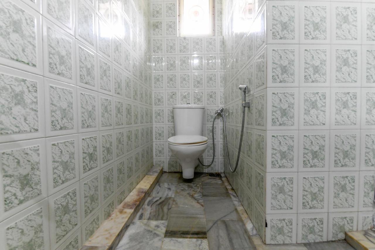 Oyo 11328 Hotel Chandrika Residency Kochi ภายนอก รูปภาพ